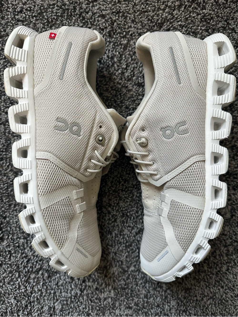 ON CLOUD 5 On Running Women's Running Walking Gym Shoes White Pearl Size 9 - Picture 2 of 12